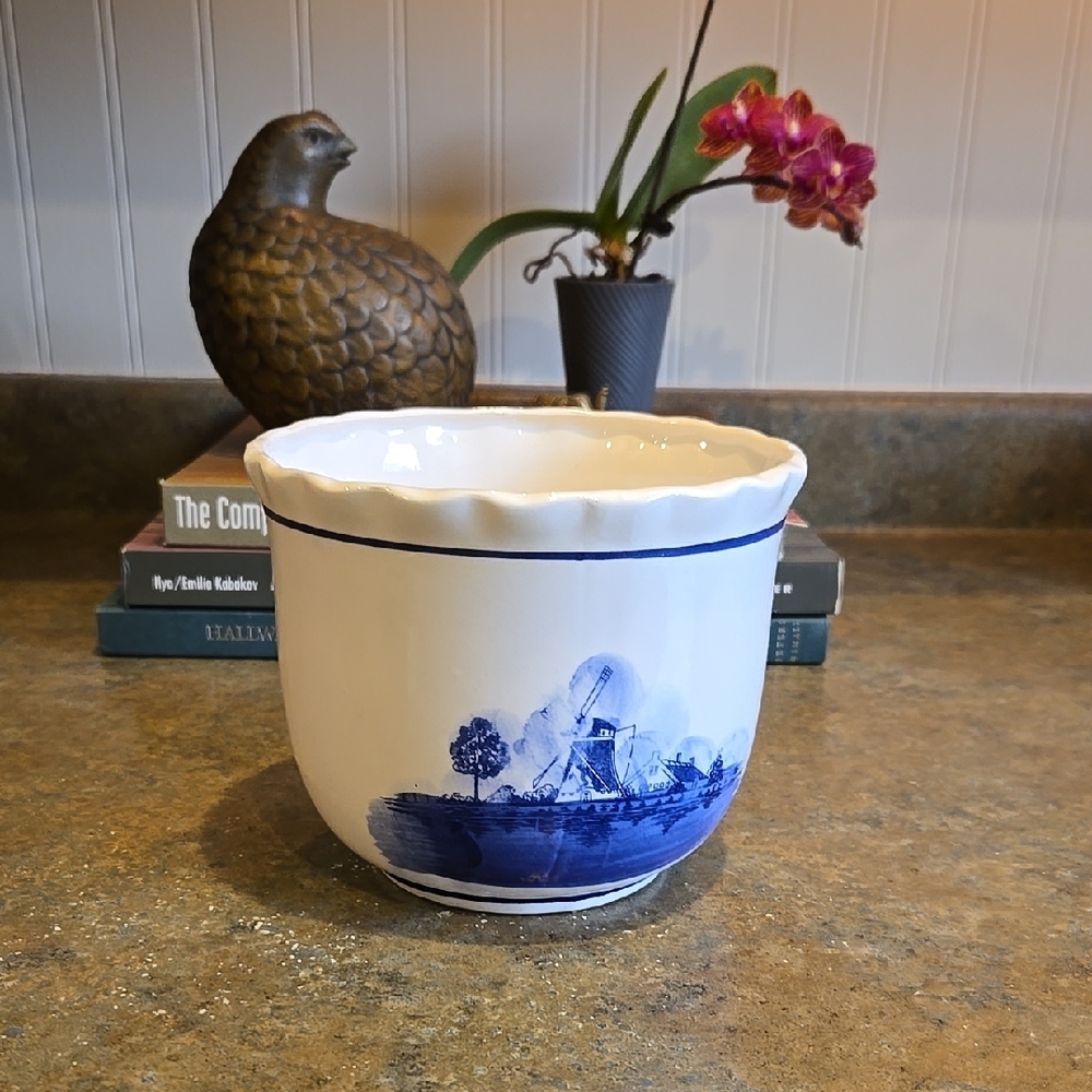 Vintage Delft Style Blue/White Pot